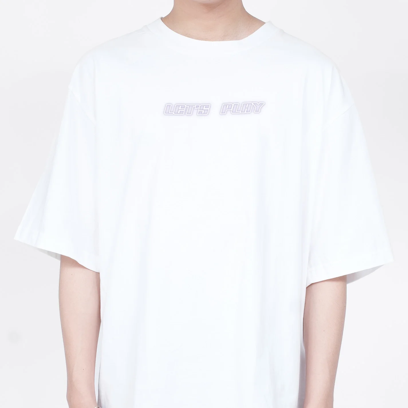 Usagyuuun "Let's Play" T-shirt [Oversized] [White] - Image 3
