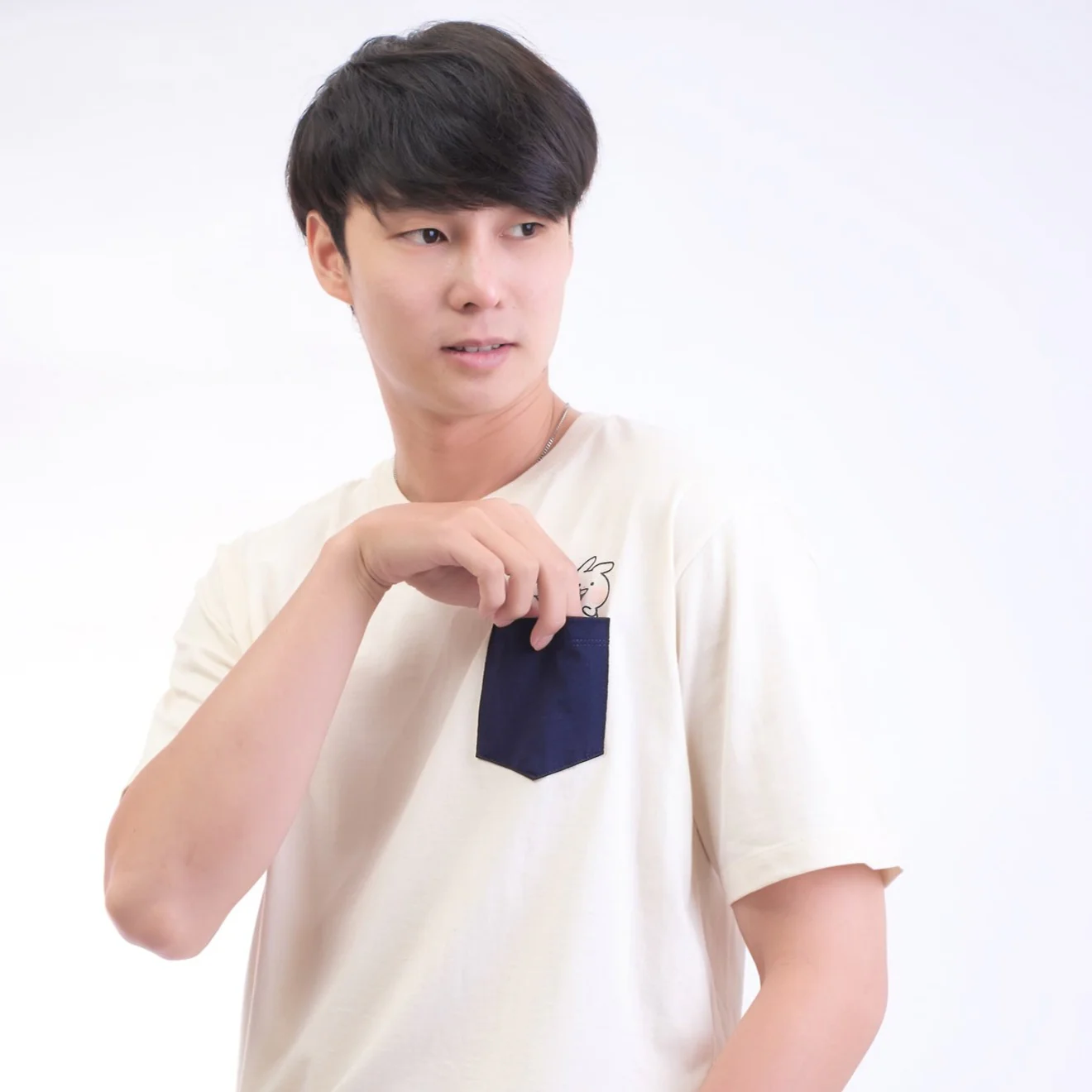 T-Shirt Usagyuuun Duo Navy - Image 4